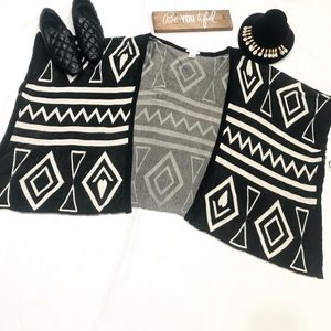 ▪️New Black and White Sweater Shawl